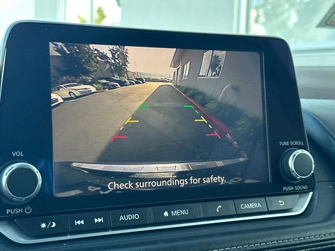 Used 2023 Nissan Rogue SV image 23