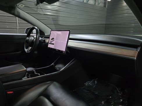 Used 2018 Tesla Model 3 Long Range image 12