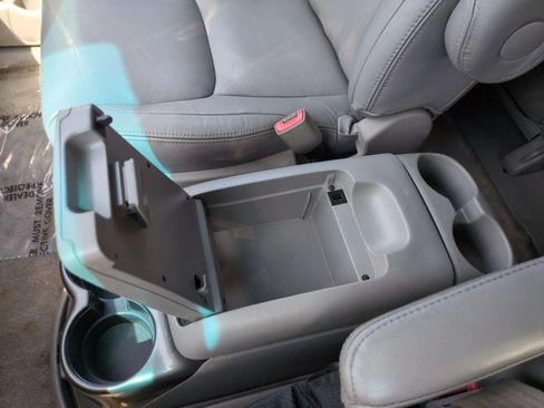 Used 2009 Toyota Sienna FWD image 18