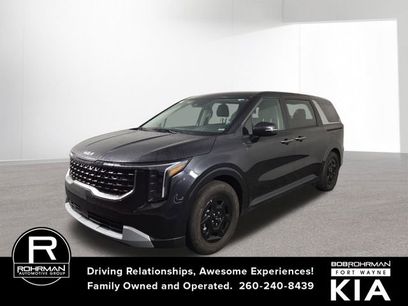Used 2025 Kia Carnival