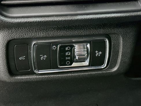 Used 2023 Lincoln Corsair AWD image 17