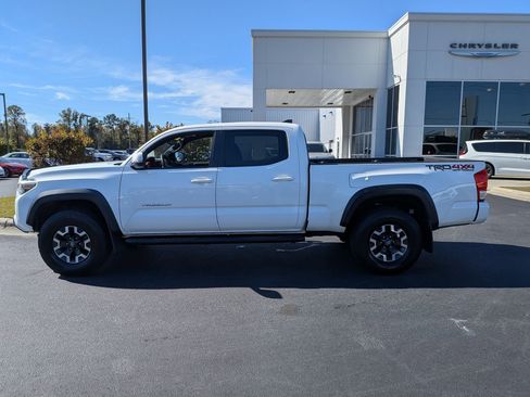 Used 2017 Toyota Tacoma 4x4 Double Cab image 8