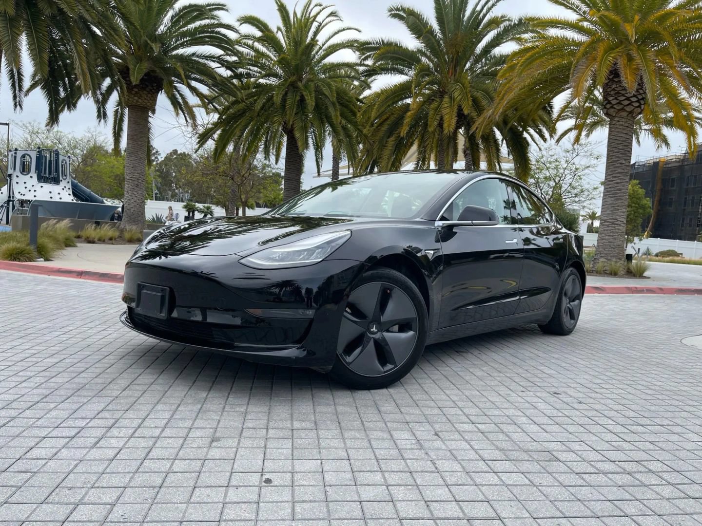 Used 2018 Tesla Model 3 Mid Range RWD image 5