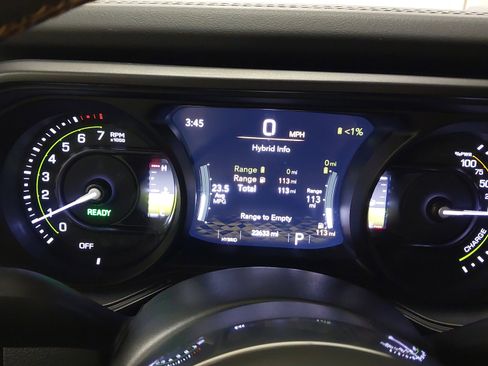 Used 2024 Jeep Wrangler Sahara w/ Technology Group image 18