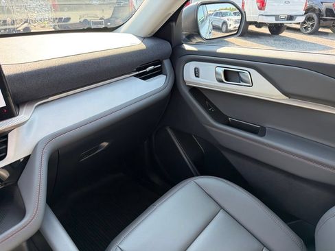 New 2026 Ford Explorer Active w/ Active Comfort Package RWD image 19