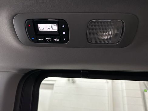 Used 2024 Honda Odyssey Touring image 34