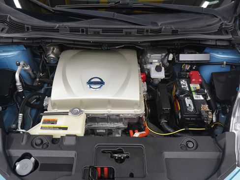 Used 2015 Nissan Leaf S w/ Charge Package FWD image 29