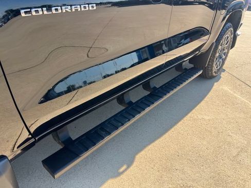 Used 2024 Chevrolet Colorado Z71 w/ Z71 Convenience Package 2 AWD/4WD image 12