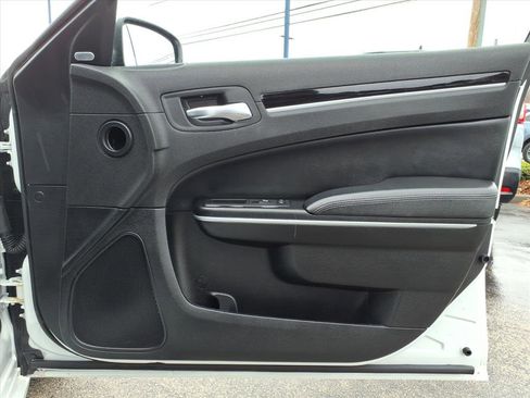 Used 2023 Chrysler 300 Touring L w/ Popular Equipment Group image 10