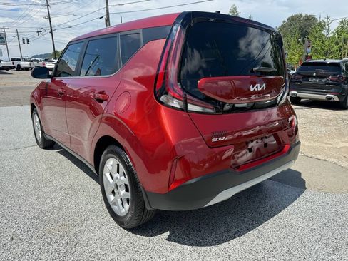 Used 2023 Kia Soul LX w/ Option Group 015 FWD image 6