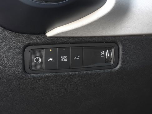 Used 2025 Chevrolet Equinox EV LT image 24