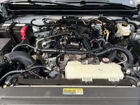 Used 2025 Toyota Tacoma TRD Off-Road image 30