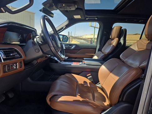 Used 2022 Lincoln Navigator Reserve image 22