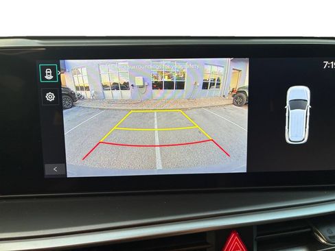 Used 2025 Kia Sorento S FWD image 16