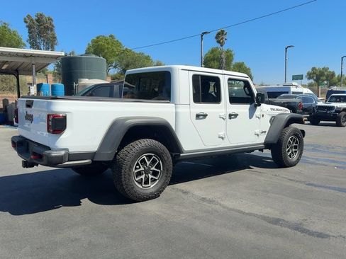 Used 2025 Jeep Gladiator Rubicon w/ Convenience Group AWD/4WD image 6