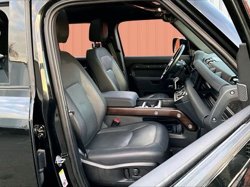 Used 2023 Land Rover Defender 110 X-Dynamic SE image 29