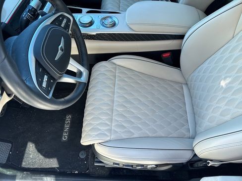 Used 2023 Genesis GV70 3.5T Sport w/ Sport Prestige Package image 12