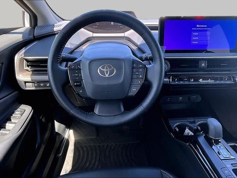 Certified 2025 Toyota Prius XLE FWD image 5