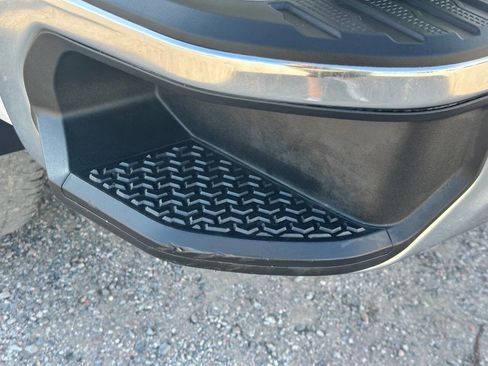 Used 2024 Chevrolet Silverado 2500 LT image 7