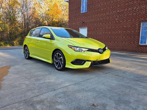 Used 2016 Scion iM Hatchback 4D image 3