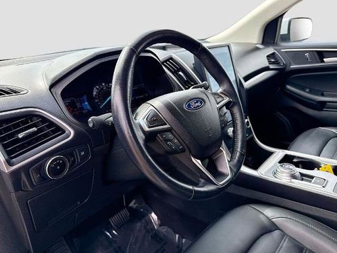Certified 2023 Ford Edge SEL image 9