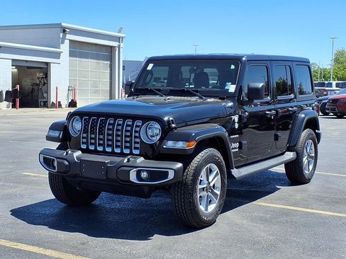 Certified 2022 Jeep Wrangler Unlimited Sahara w/ Cold Weather Group AWD/4WD image 2