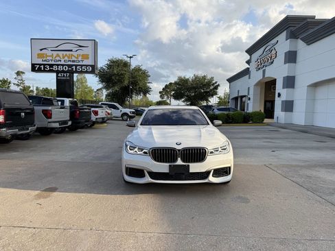 Used 2018 BMW M760i xDrive AWD/4WD image 57