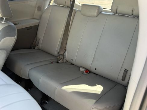 Used 2012 Toyota Sienna Limited w/ Premium Pkg image 27