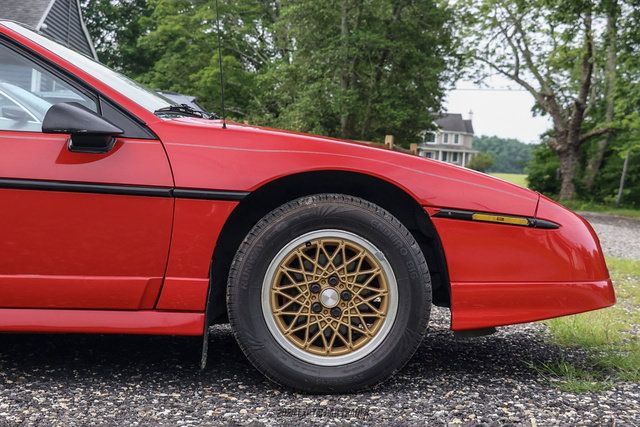 Used 1988 Pontiac Fiero GT RWD image 11