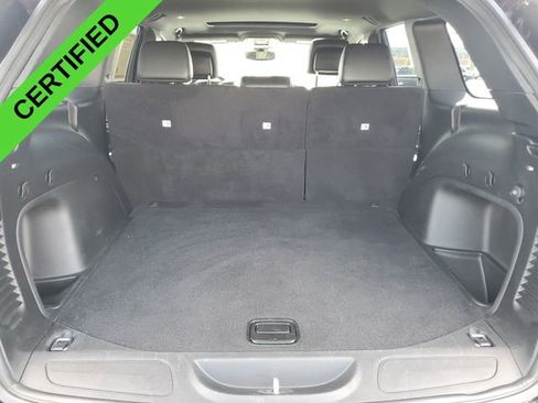 Used 2022 Jeep Grand Cherokee Limited image 27