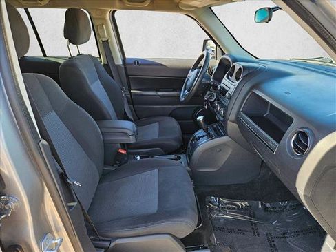 Used 2015 Jeep Patriot Sport w/ Power Value Group AWD/4WD image 24
