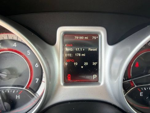 Used 2019 Dodge Journey SE w/ Connectivity Group FWD image 14