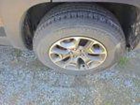 Used 2022 Jeep Cherokee Trailhawk AWD/4WD image 13