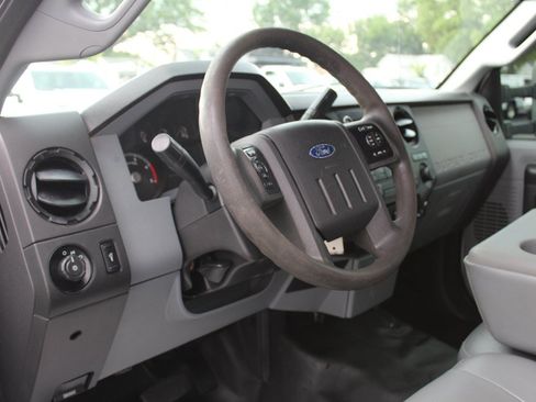 Used 2014 Ford F550 4x4 Regular Cab Super Duty image 13