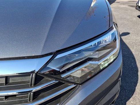 Used 2021 Volkswagen Jetta SE w/ SE Cold Weather Package image 9