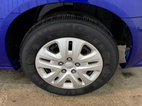 Used 2018 Dodge Grand Caravan SE w/ UConnect Hands-Free Group image 9