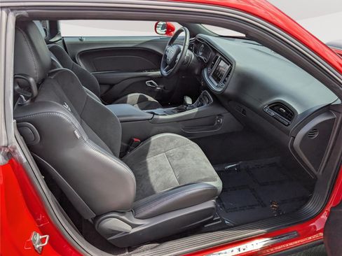 Used 2021 Dodge Challenger R/T Scat Pack RWD image 11