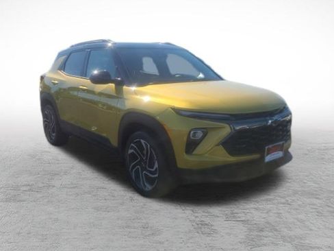 Used 2024 Chevrolet TrailBlazer RS w/ Convenience Package FWD image 3