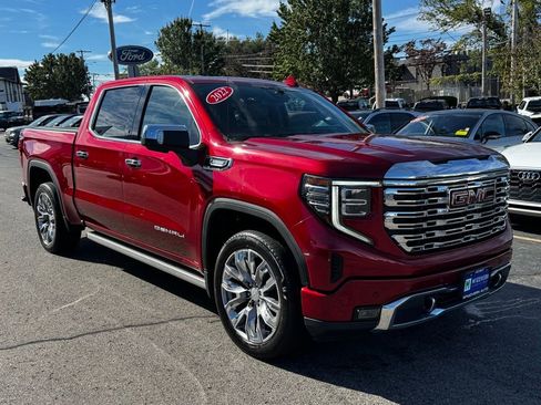 Used 2022 GMC Sierra 1500 Denali w/ Denali Reserve Package image 12