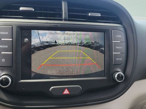 Used 2025 Kia Soul LX FWD image 16
