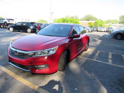 Used 2016 Honda Accord Sport image 3