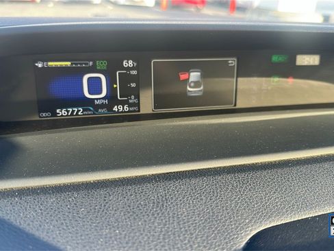 Certified 2019 Toyota Prius XLE image 3