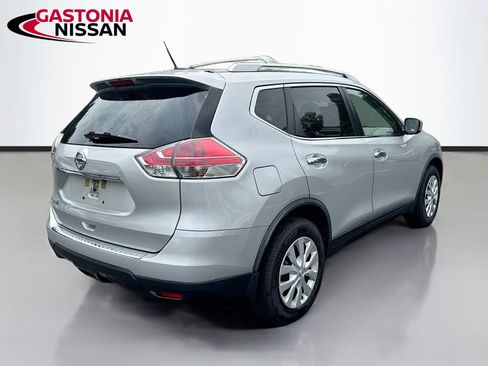 Used 2016 Nissan Rogue S w/ Appearance Package FWD image 9