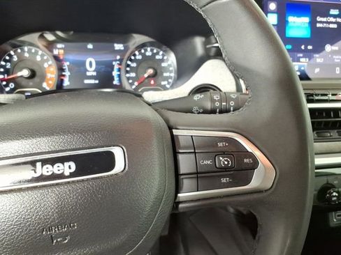 Used 2024 Jeep Compass Latitude AWD/4WD image 18