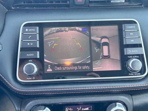 Used 2018 Nissan Kicks SR image 8