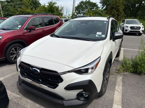 Used 2024 Subaru Crosstrek 2.0i Premium AWD/4WD image 2