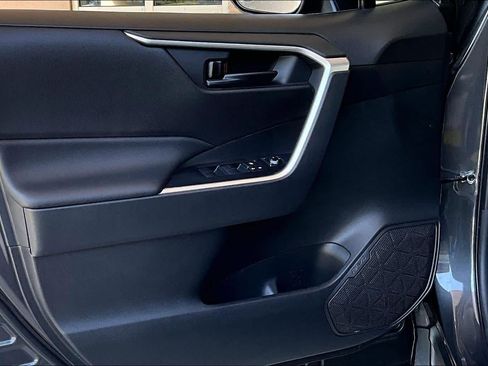 Used 2025 Toyota RAV4 LE image 21