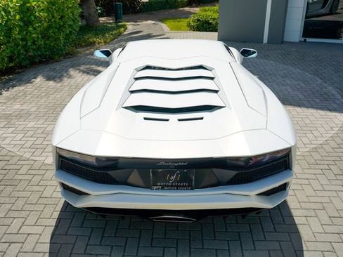 Used 2018 Lamborghini Aventador S AWD/4WD image 22