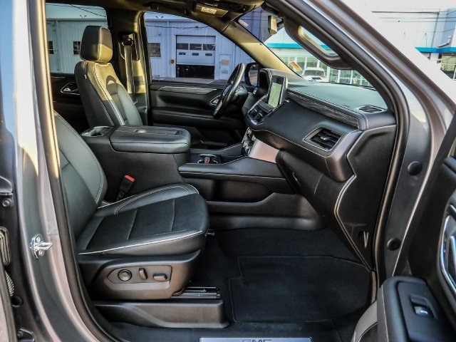 Used 2022 GMC Yukon SLT w/ SLT Premium Package AWD/4WD image 15