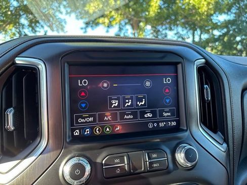 Used 2022 GMC Sierra 2500 AT4 w/ AT4 Premium Plus Package AWD/4WD image 29